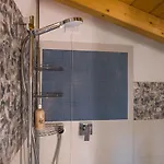 Guesthost - Silvana - Giulia & Michela With Terrace & Parking Apartment