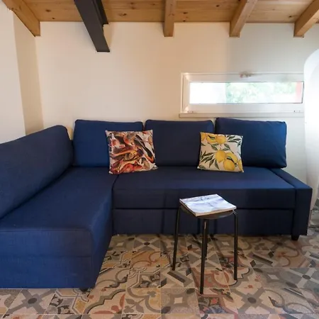 Apartment Guesthost - Silvana - Giulia & Michela With Terrace & Parking
