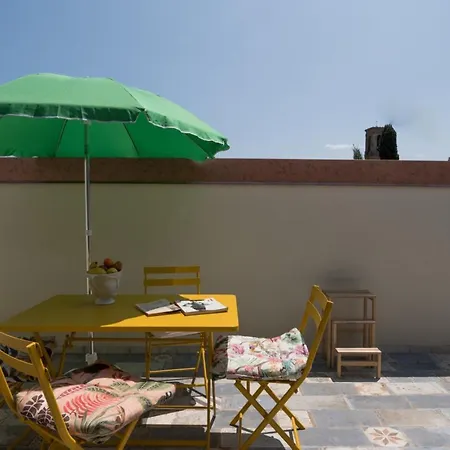 Guesthost - Silvana - Giulia&michela With Terrace&parking Appartamento
