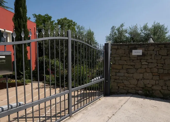 Guesthost - Silvana - Giulia&michela With Terrace&parking Perugia